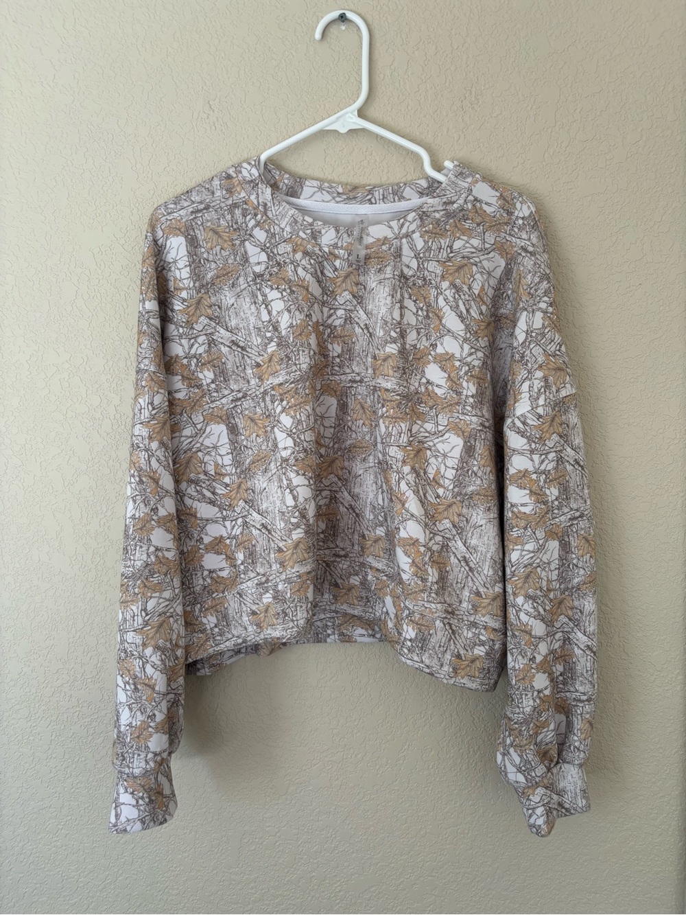 Simply Southern camo long sleeve crop sweater size L